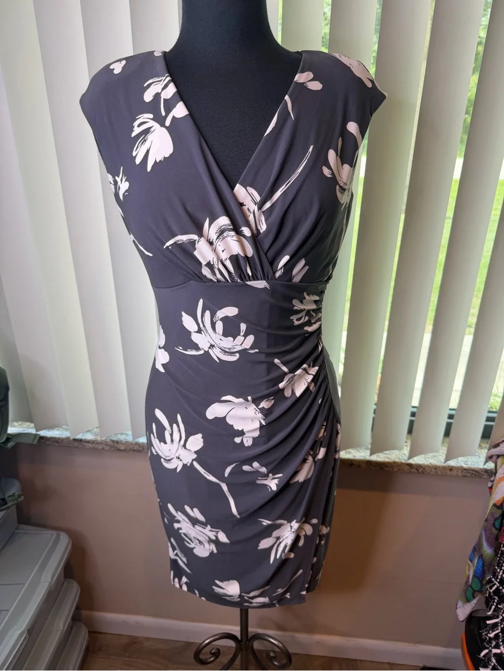 Lauren Ralph Lauren gray floral jersey sleeveless V-neck dress side ruching SZ 6